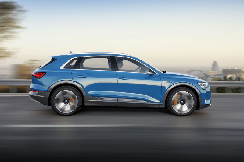 Illustration for article titled The 2019 Audi E-Tron Is a $74,800 All-Electric SUV That Can Do 0-60 in 5.5 Seconds